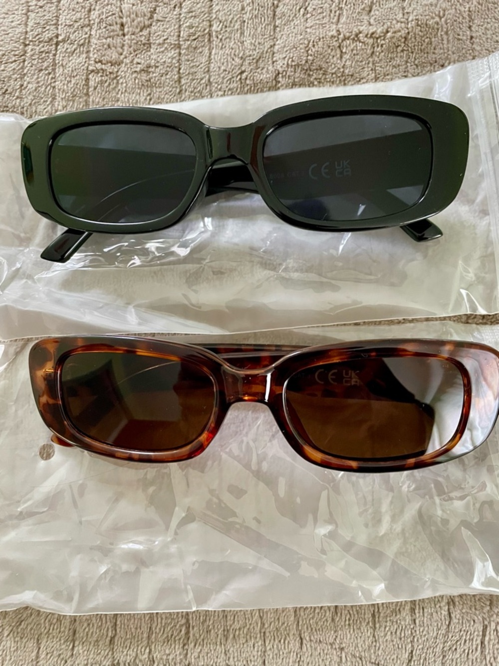 Pair of Rectangular Sunglasses - Black & Tortoiseshell